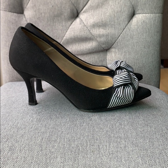 Caparros Black Pumps with Bows Sz 6 - Picture 2 of 8